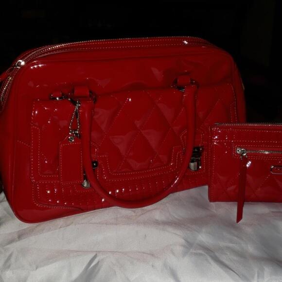 Coach Poppy Collection patent red leather purse & wristlet - Picture 2 of 8